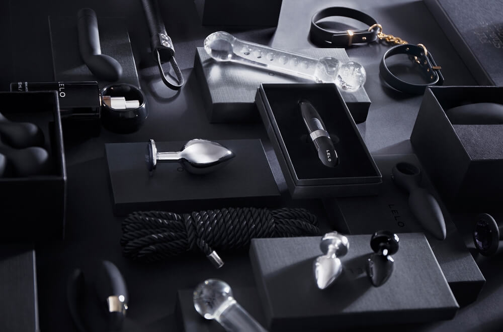 angle shot of erotic accessories from Secret delivery brand in black geometric set deigne
